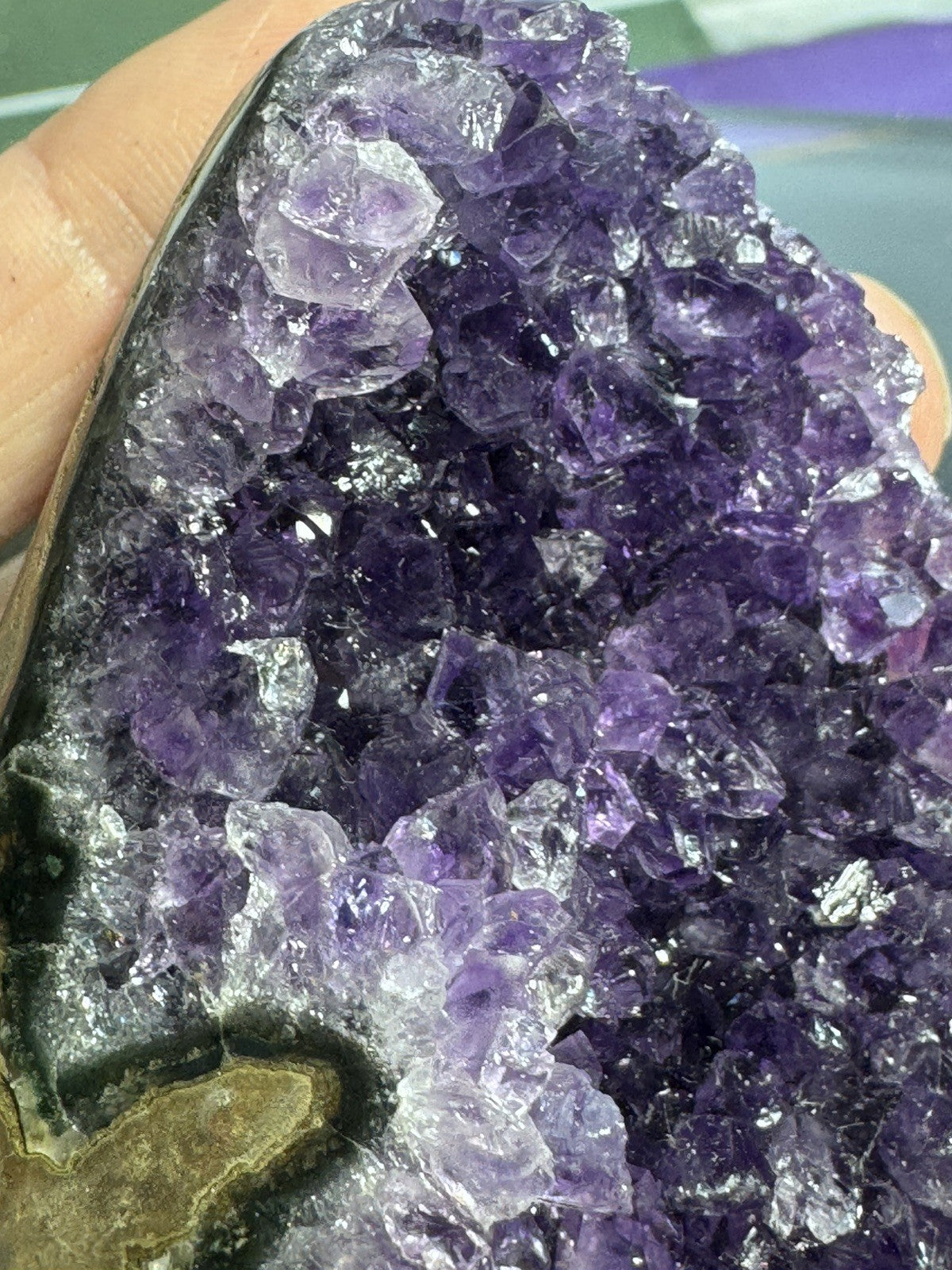 192 gram Natural Amethyst Geode Cluster Quartz Crystal Cave Mineral Specimen