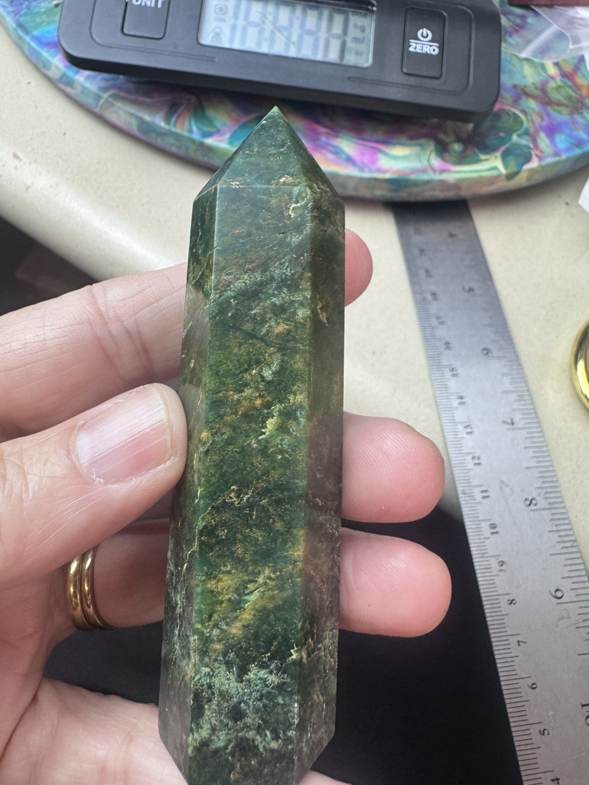 Natural Green Emerald Tower – 105g Natural Polished Stone reiki meditation