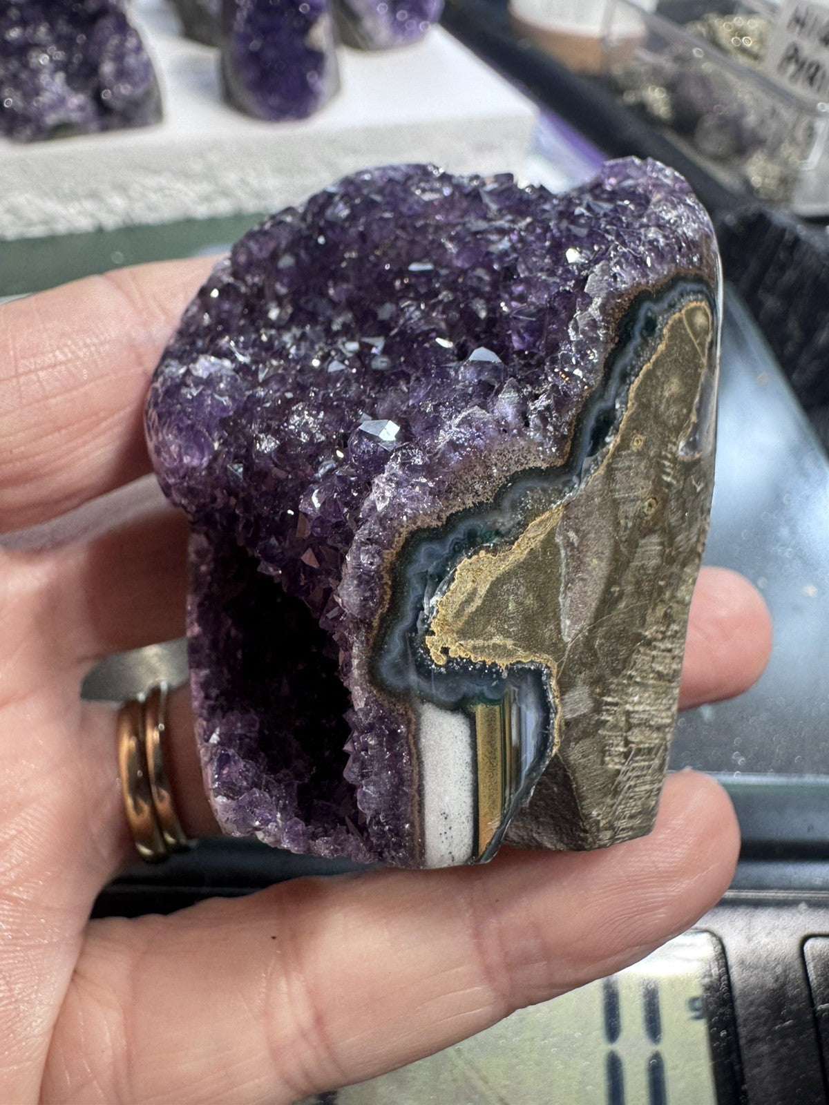 194 gram Natural Amethyst Geode Cluster Quartz Crystal Cave Mineral Specimen