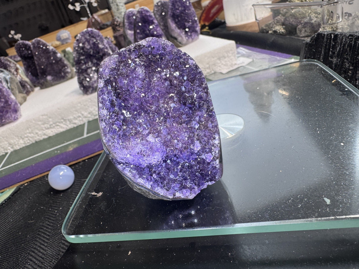 194 gram Natural Amethyst Geode Cluster Quartz Crystal Cave Mineral Specimen