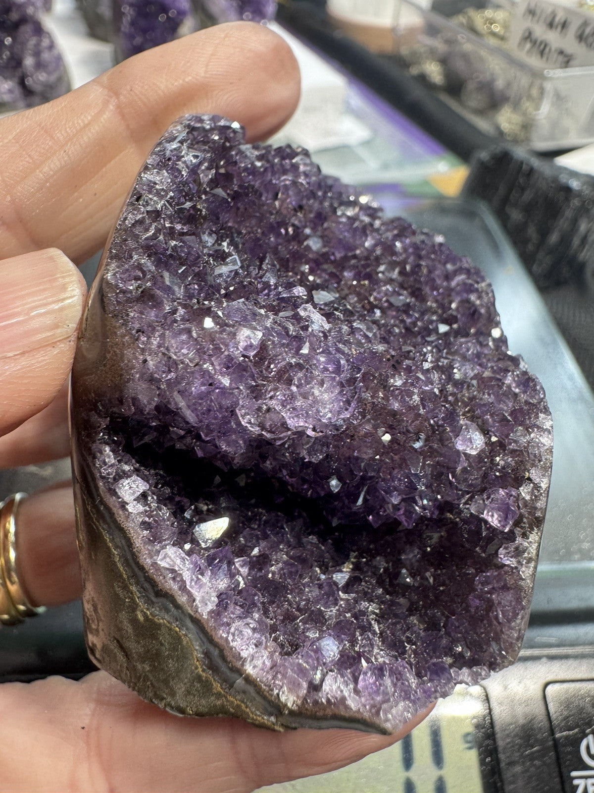 194 gram Natural Amethyst Geode Cluster Quartz Crystal Cave Mineral Specimen