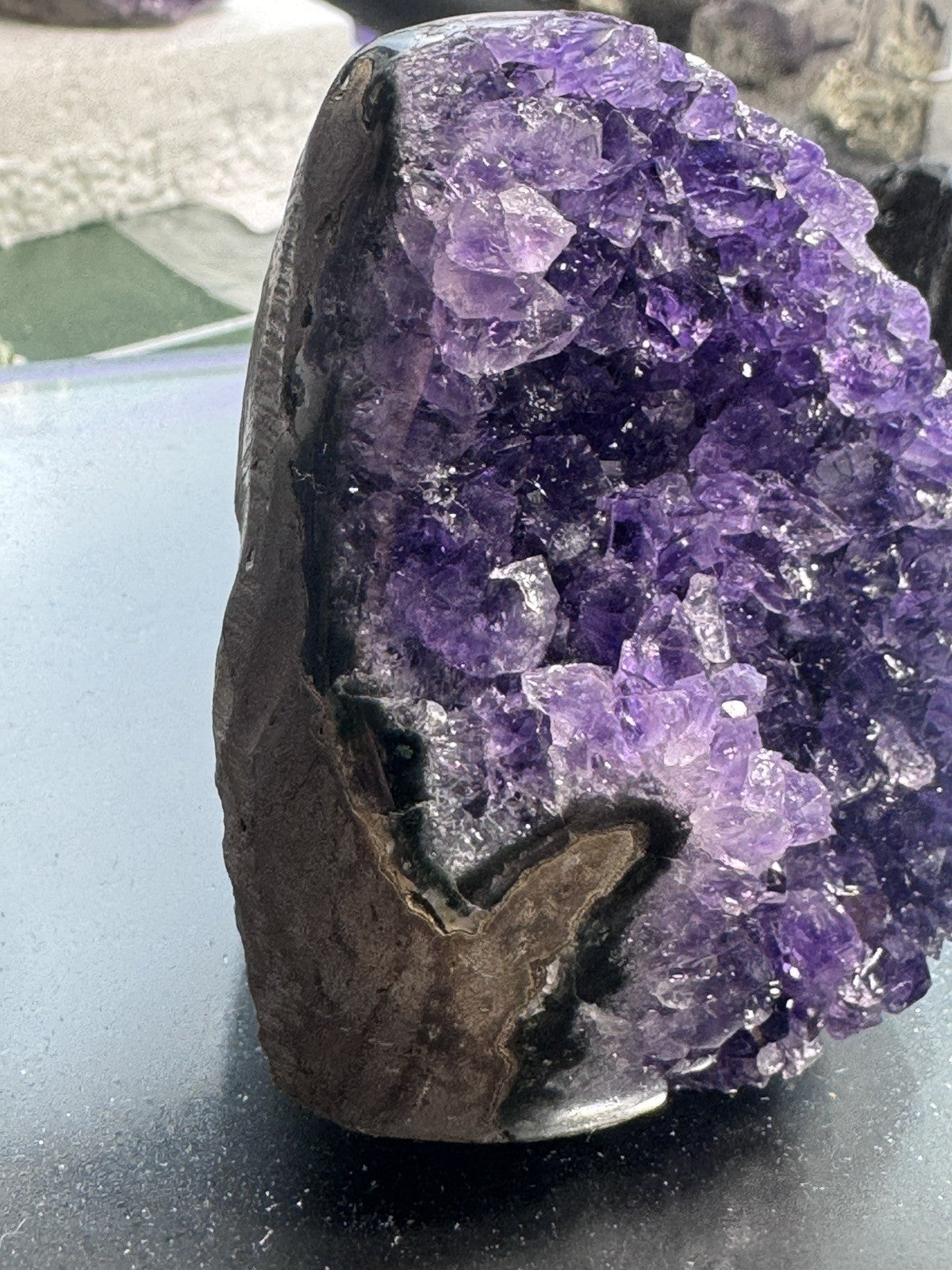 192 gram Natural Amethyst Geode Cluster Quartz Crystal Cave Mineral Specimen