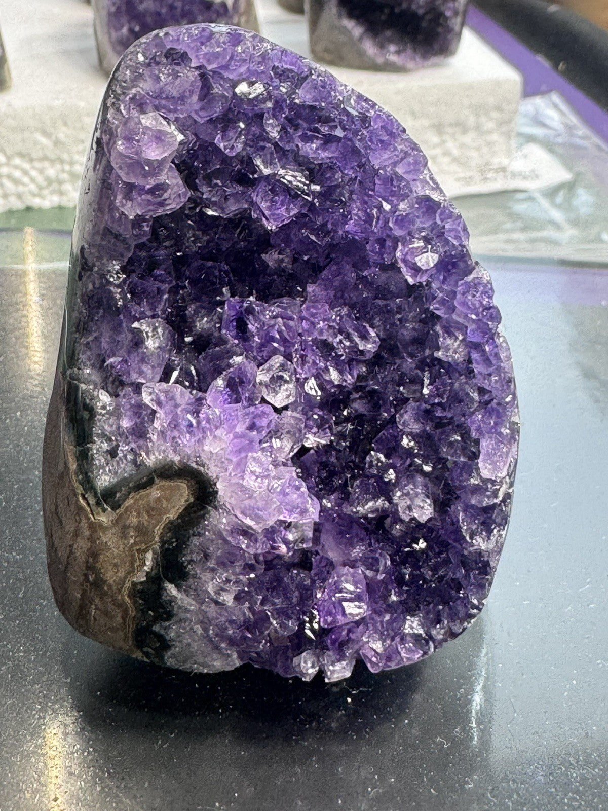192 gram Natural Amethyst Geode Cluster Quartz Crystal Cave Mineral Specimen