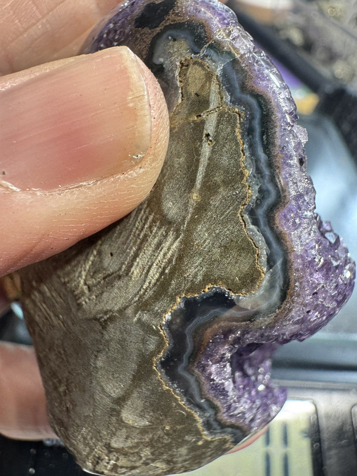 194 gram Natural Amethyst Geode Cluster Quartz Crystal Cave Mineral Specimen