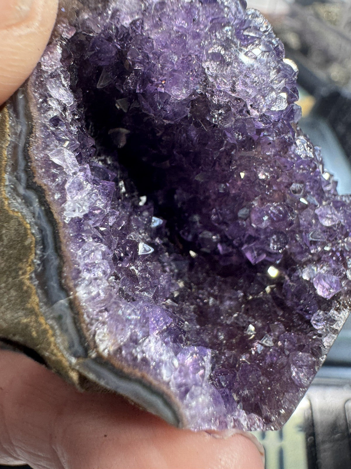 194 gram Natural Amethyst Geode Cluster Quartz Crystal Cave Mineral Specimen