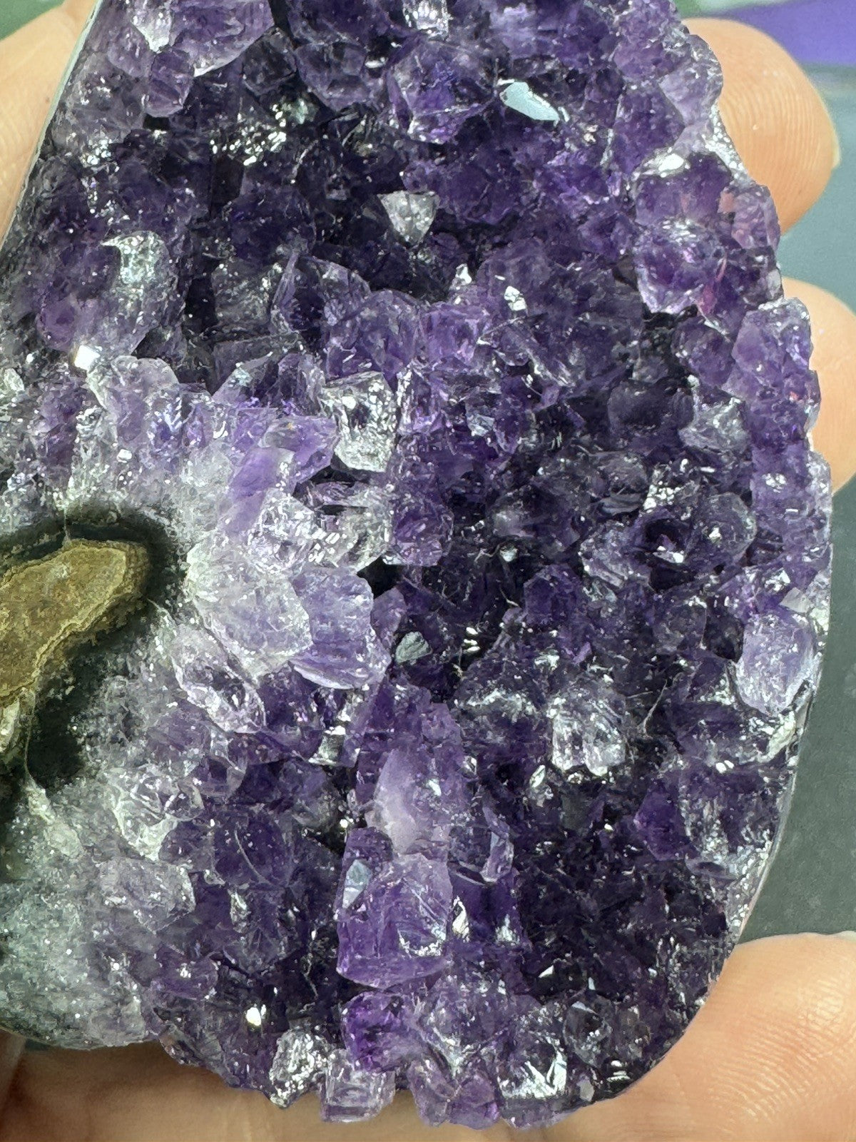 192 gram Natural Amethyst Geode Cluster Quartz Crystal Cave Mineral Specimen