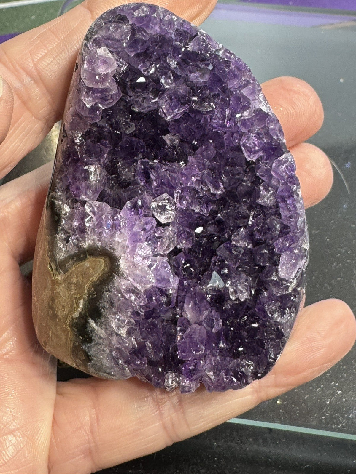 192 gram Natural Amethyst Geode Cluster Quartz Crystal Cave Mineral Specimen
