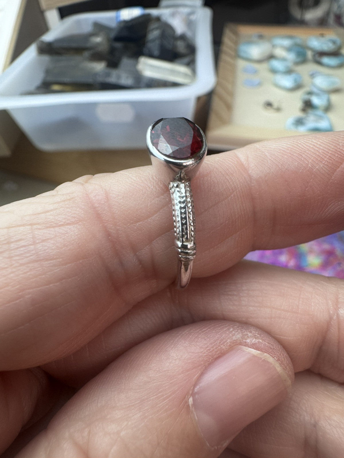 Size 8.5 Natural Garnet Crystal Ring 925 silver Q